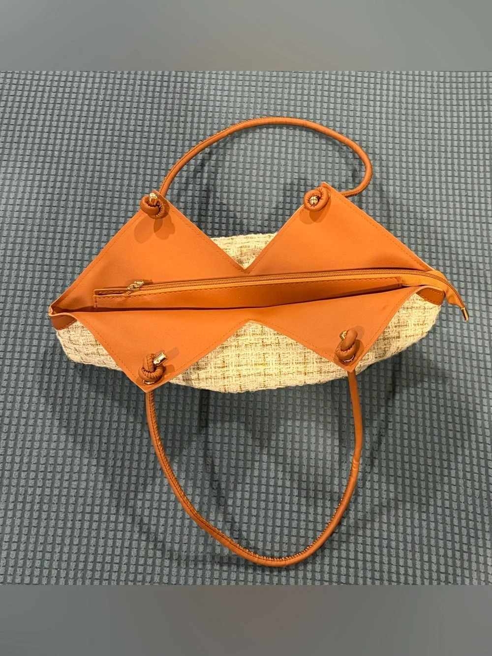 Women’s lightweight Tote